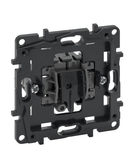 Bouton-Poussoir Inverseur 6 A 250V AC LEGRAND Niloé Step 864011